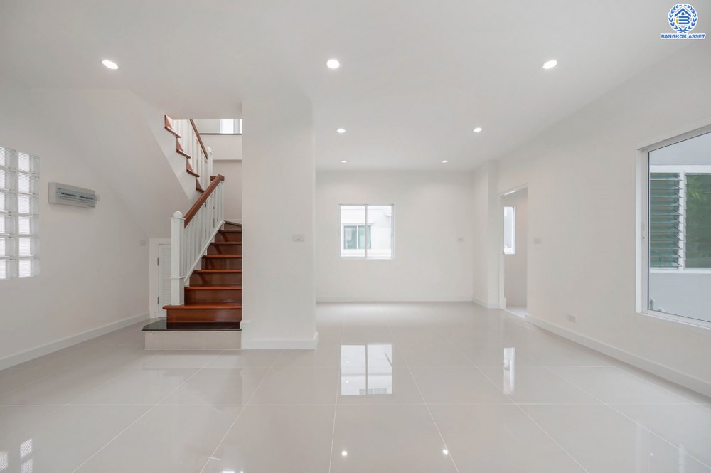 บ้านมือสองตกแต่งใหม่ แบรนด์คุณภาพจาก Property Perfect โครงการ เพอร์เฟคเพลส พระราม5-ราชพฤกษ์ ครบทุกการใช้ชีวิตบนเนื้อที่ 60.7 ตร.ว. ฟังก์ชัน 3 ห้องนอน 3 ห้องน้ำ 2 ที่จอดรถ บรรยากาศร่มรื่น facility ครบ! บนทำเลคุณภาพ ใกล้วงเวียนพระราม5 และจุดขึ้นทางด่วน "ศรีรัช"